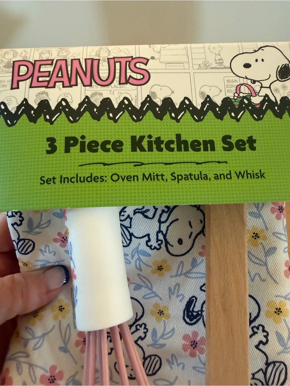 Peanuts 3 piece Kitchen set  Pink Floral Oven Mitt, Spatula & Whisk Set